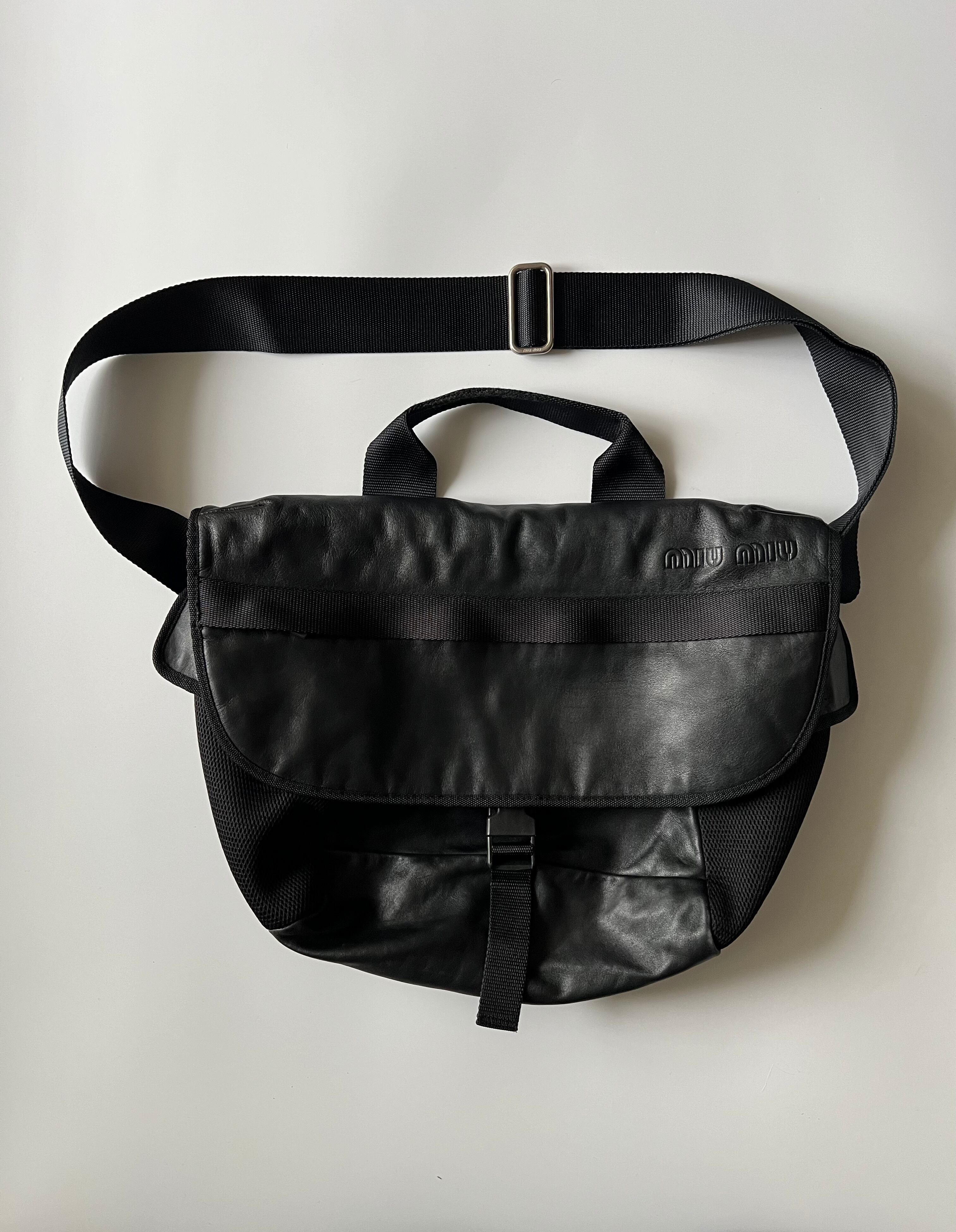 SS2000 MIU MIU DOCKING BODY BAG | triptraproll