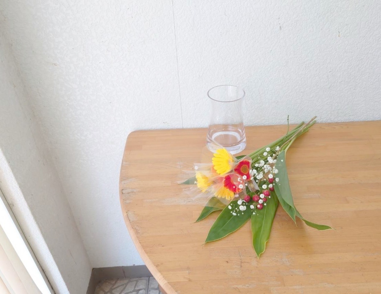 お家にお花を飾りましょう 花瓶と花のセット