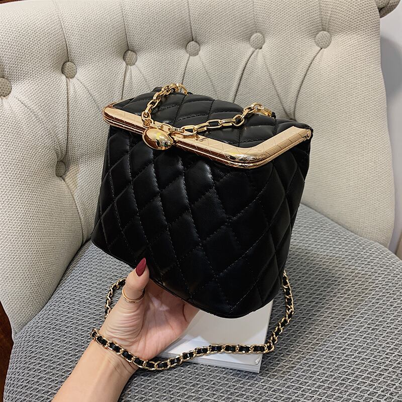 リンジ刺繍糸スモールバッグメス2020人気の新しい流行のファッションチェーンショルダーメッセンジャーネットレッドボックススモールスクエアバッグ 手作りハンドバック23498733331