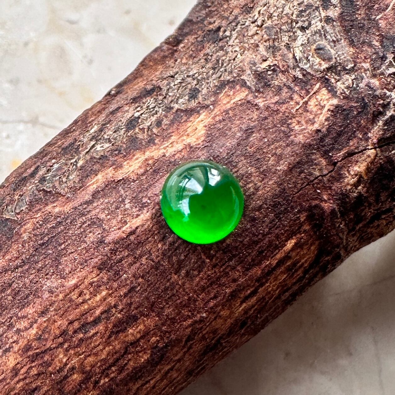 Jade 0.385ct R C 4 | Victorian Box