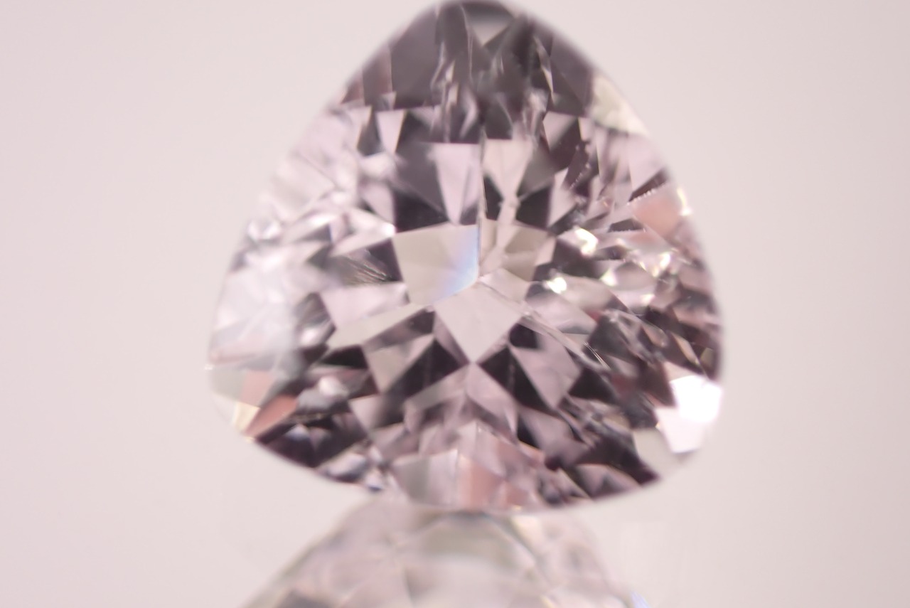 クンツァイト　1.57ct　[D11‐378]