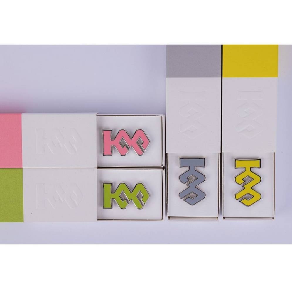 レア】高雄市100周年記念ロゴ＊ピンバッジ | 想創Taiwan (そうそうたい