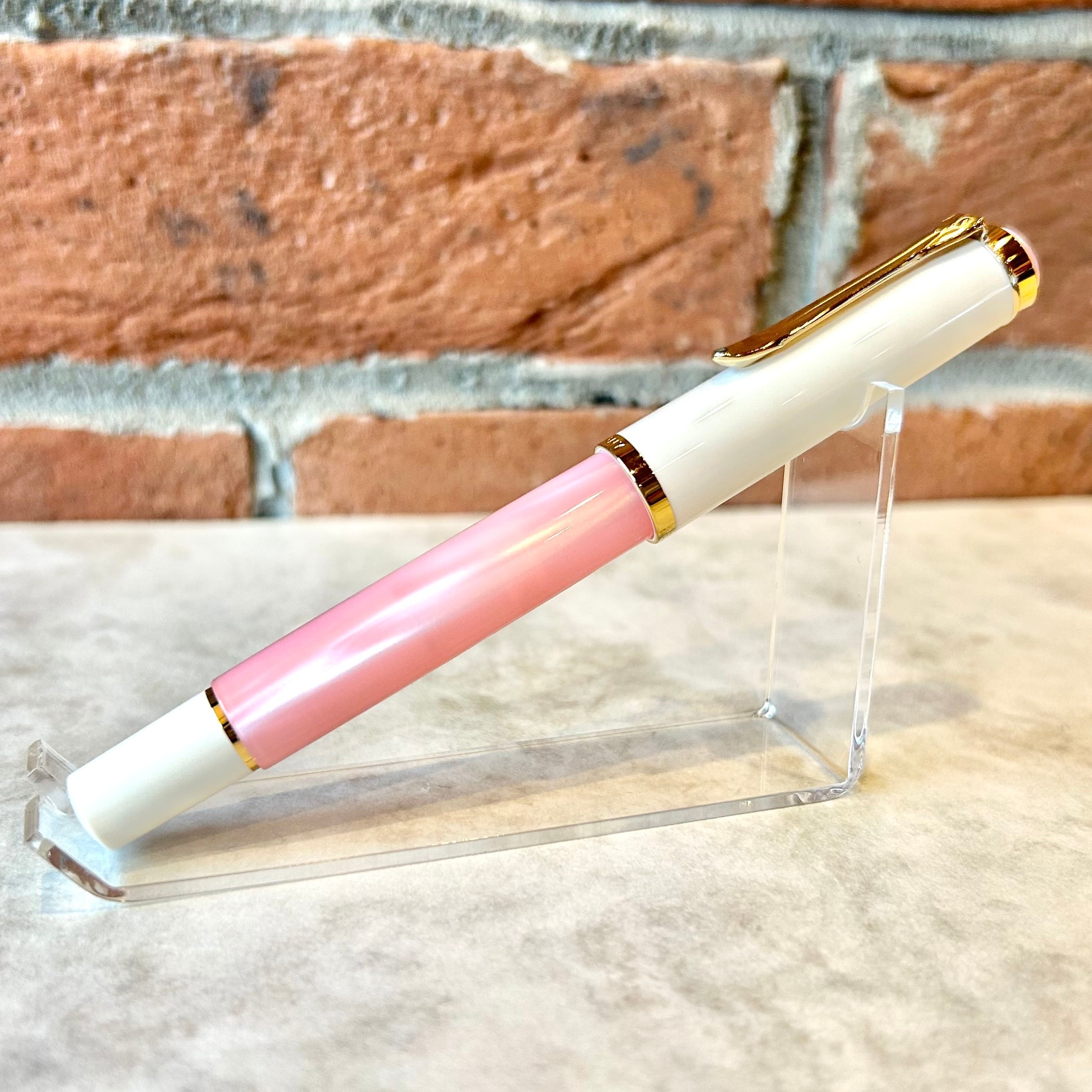 ペリカン万年筆 特別生産品 ワールドフェスティバル　チェリーブロッサム Pelikan ペリカン クラシック M200 チェリーブロッサム 万年筆