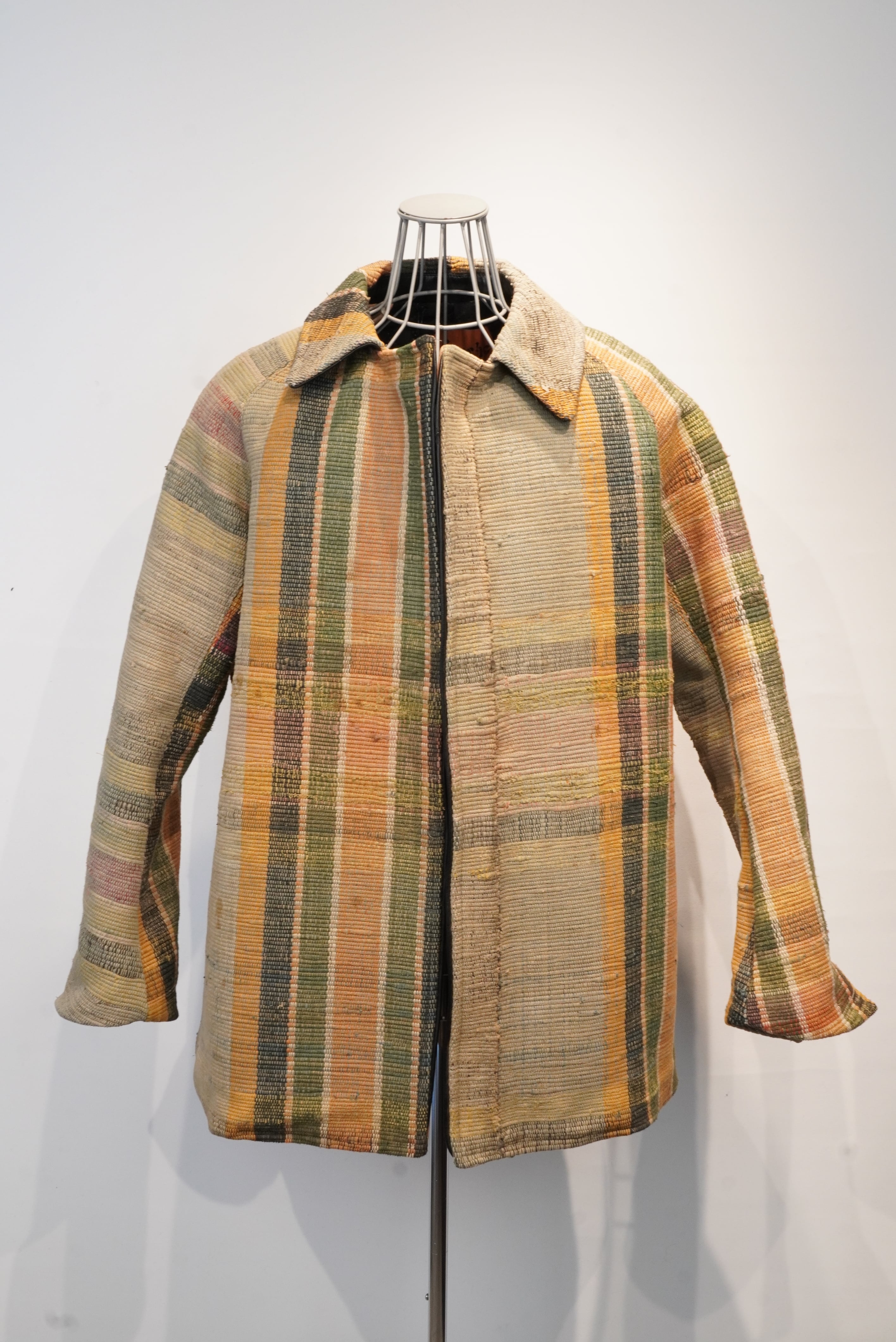 Gauche / ''Amish 裂織り Half Coat'' (221171)