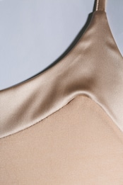 OSCALITO　フィロスコッツィア・サテン胸元　キャミソール　スキン　２、３サイズ