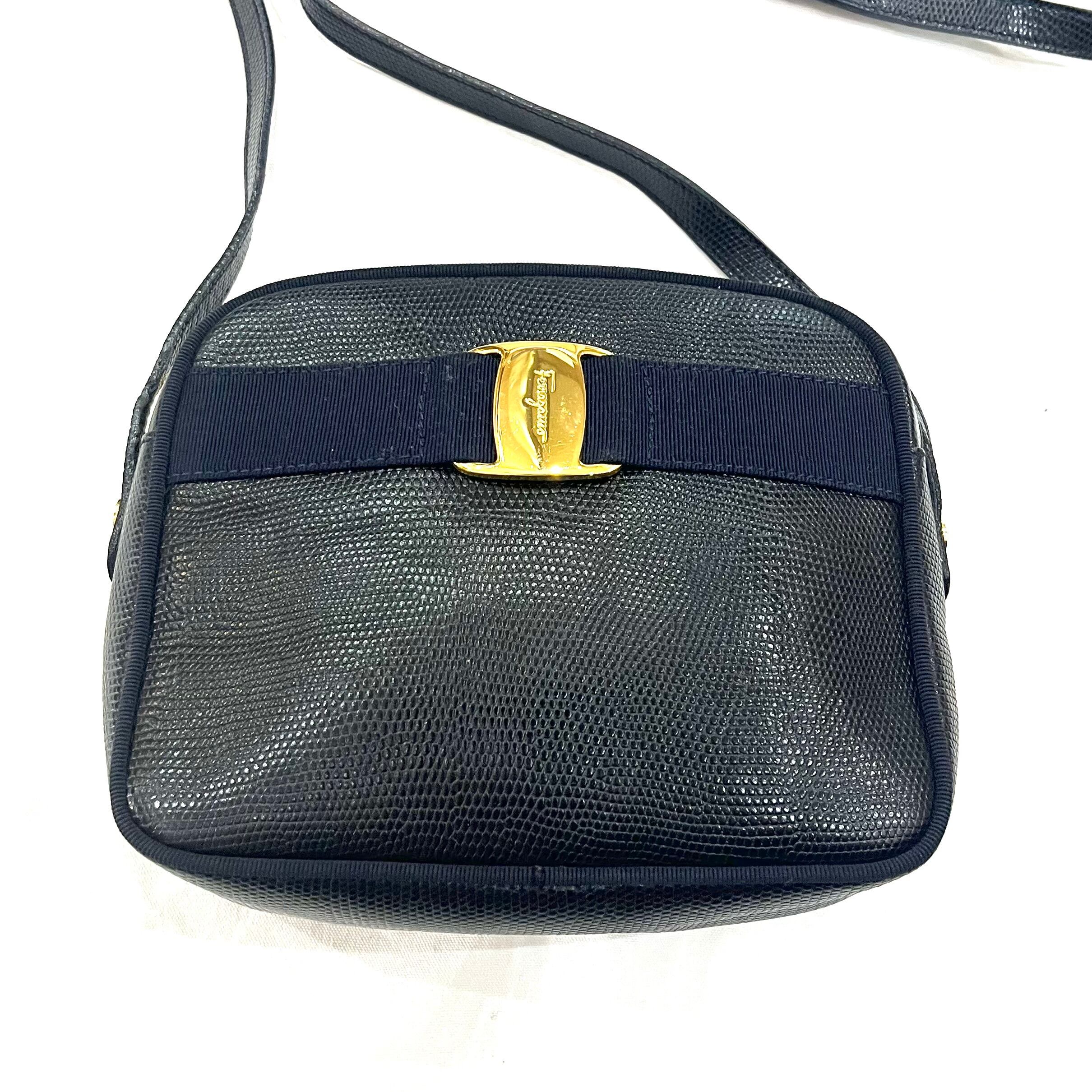 Salvatore Ferragamo】2280 VARA リザードレザーショルダーバッグ
