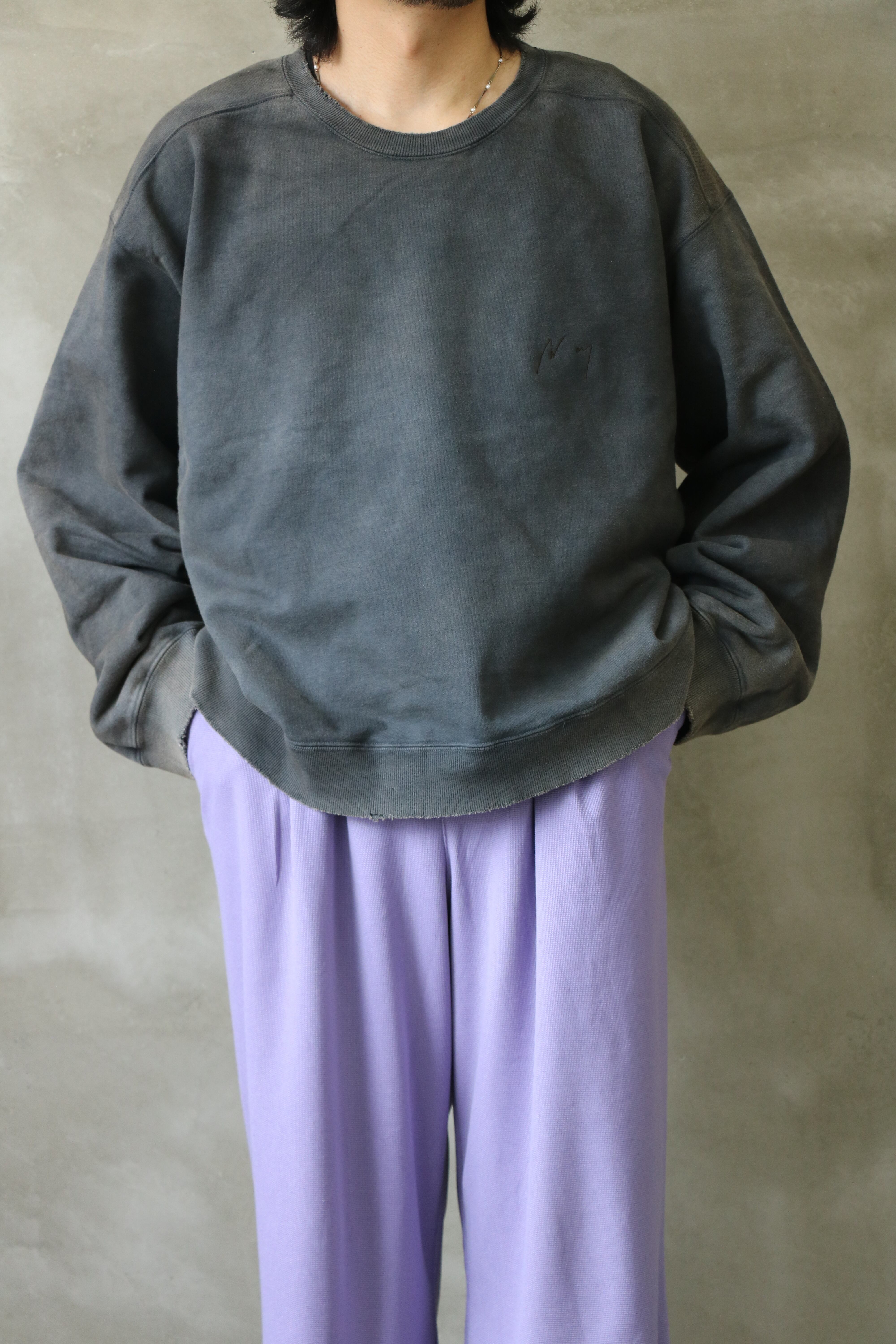 ancellm EMBROIDERY UNEVEN OVER SWEAT 【公式通販】