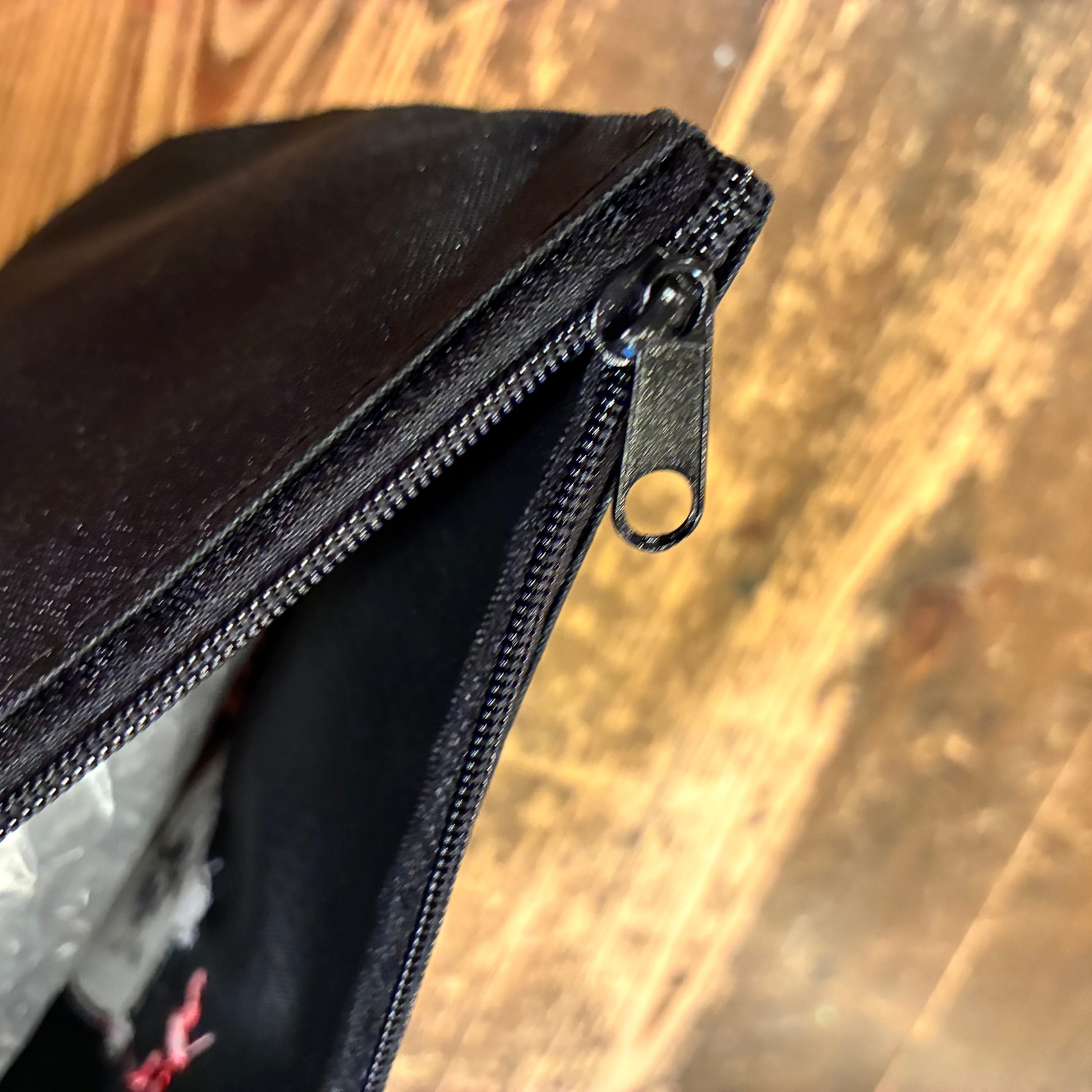 これぼくのものだから　クマの刺繍ポーチ / バッグ / アッコモン