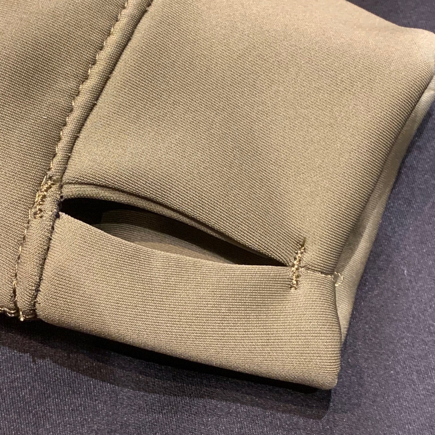 WILLOW パーカー　撥水加工 新品タグ付き WILLOW ウィロー 撥水パーカー パーカー スノーウェア