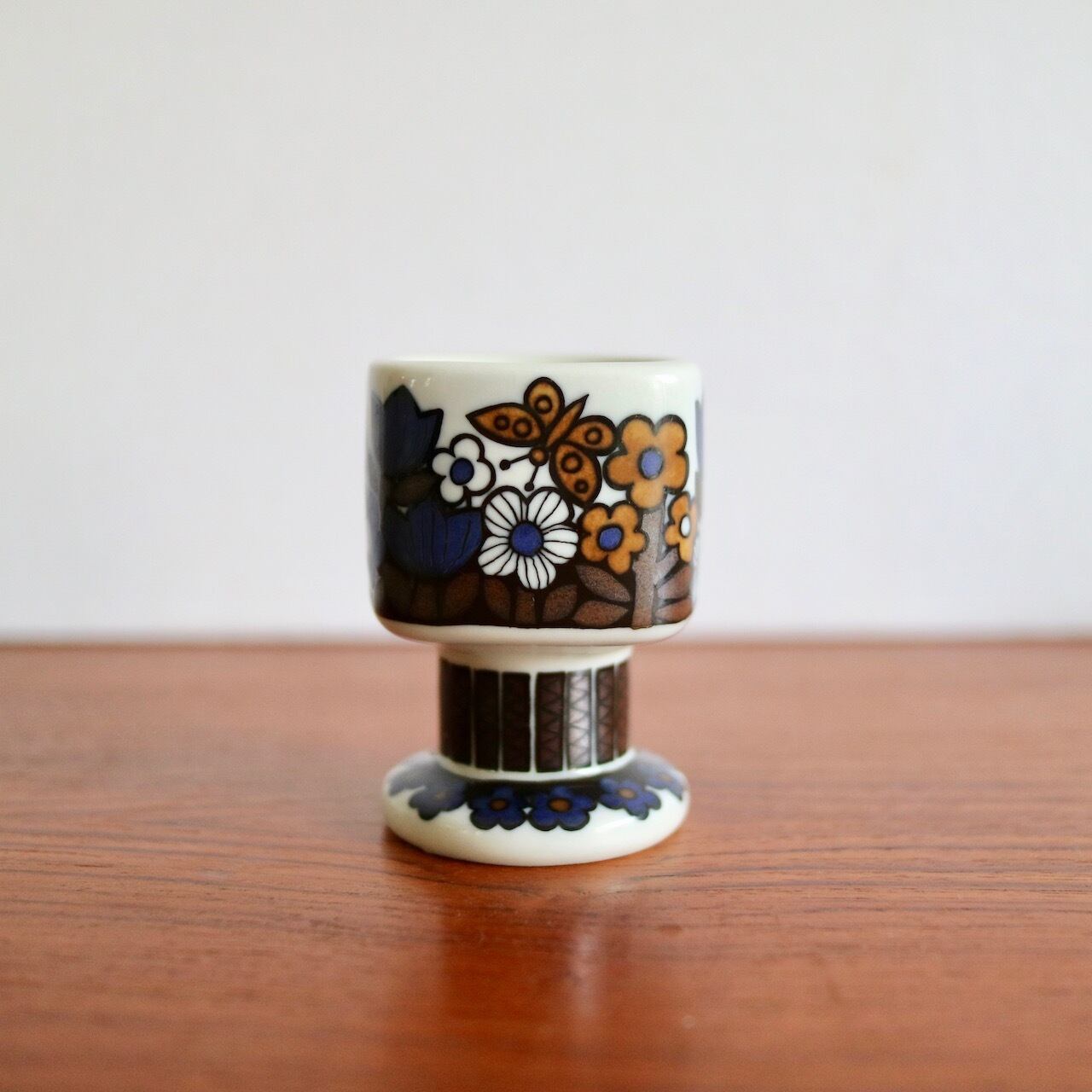 アラビア　カレワラ　エッグスタンド　2個です(*^^*) cd2bbcf7e98141f26741fee2d36566