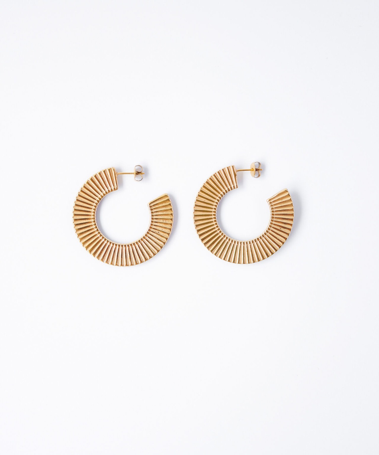 カッティングハーフフープピアス L/022085