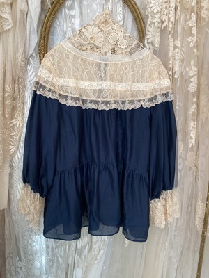 ◇SAMPLE◇ Cotton-silk lace-yeoke blouse