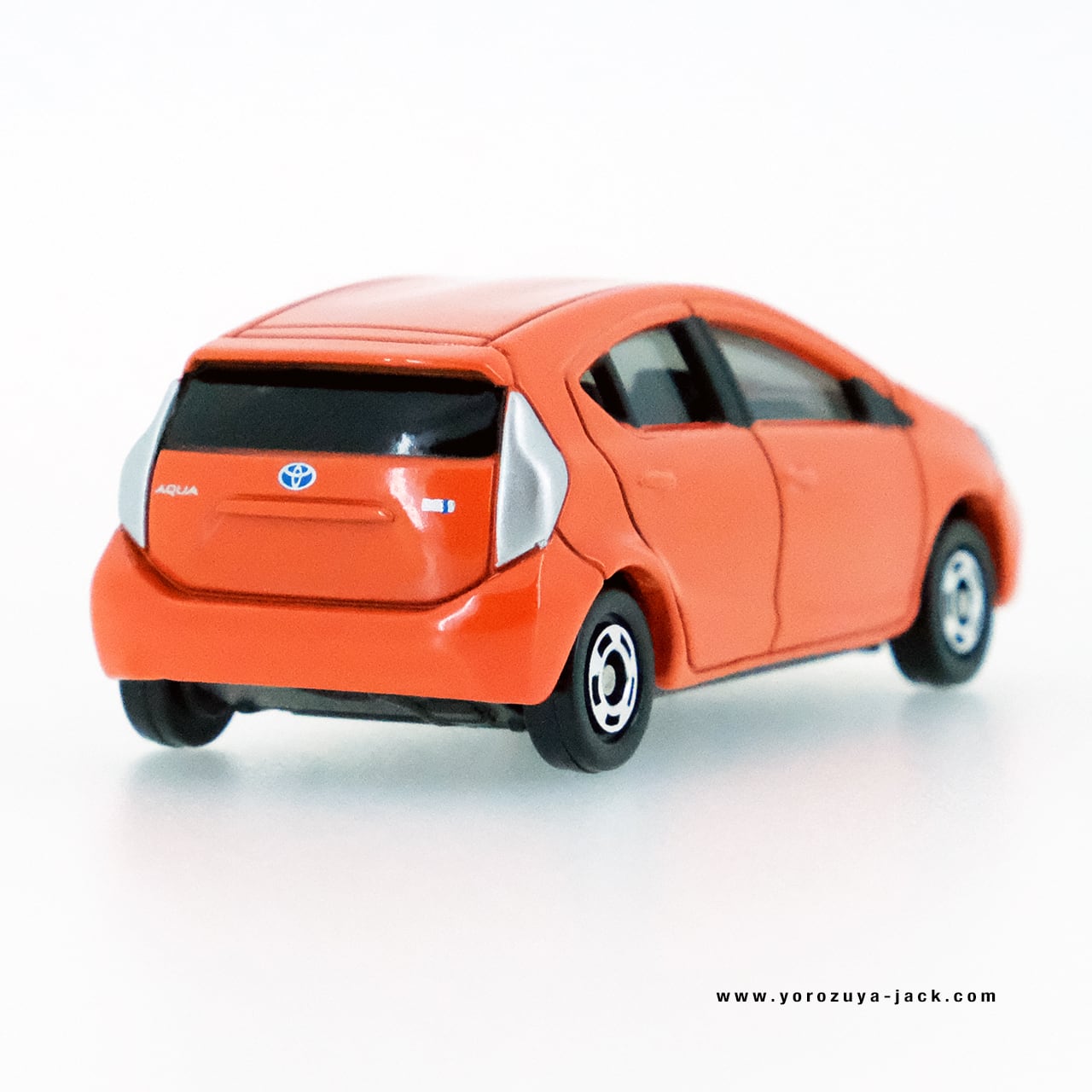 あかみこ トミカ スパイカー C8 ラヴィオレット SWB - YouTube