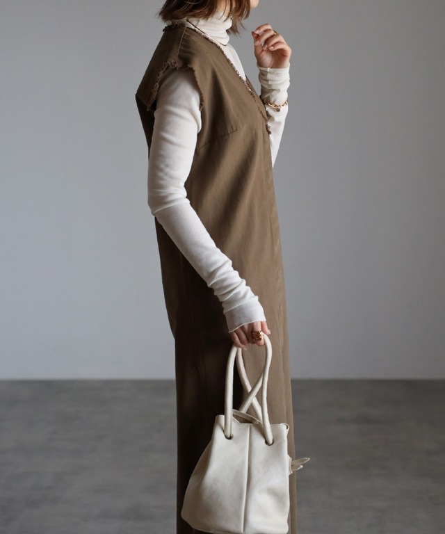 Vネックジレワンピース