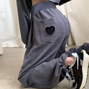 【送料無料】マタニティ パンツ スポーティー ハート スウェット オールシーズン ズボン おうちコーデ レディース 可愛い ママコーデ ママファッション ママ服 マタニティウェア 人気 ゆったり 大きいサイズ デイリー 普段着 お出かけ おしゃれ シンプル 無地 きれいめ カジュアル フェミニン シック 体型カバー 着痩せ 着回し お宮参り マタニティフォト 通勤 妊婦服 産前 産後 秋 春 CO2826