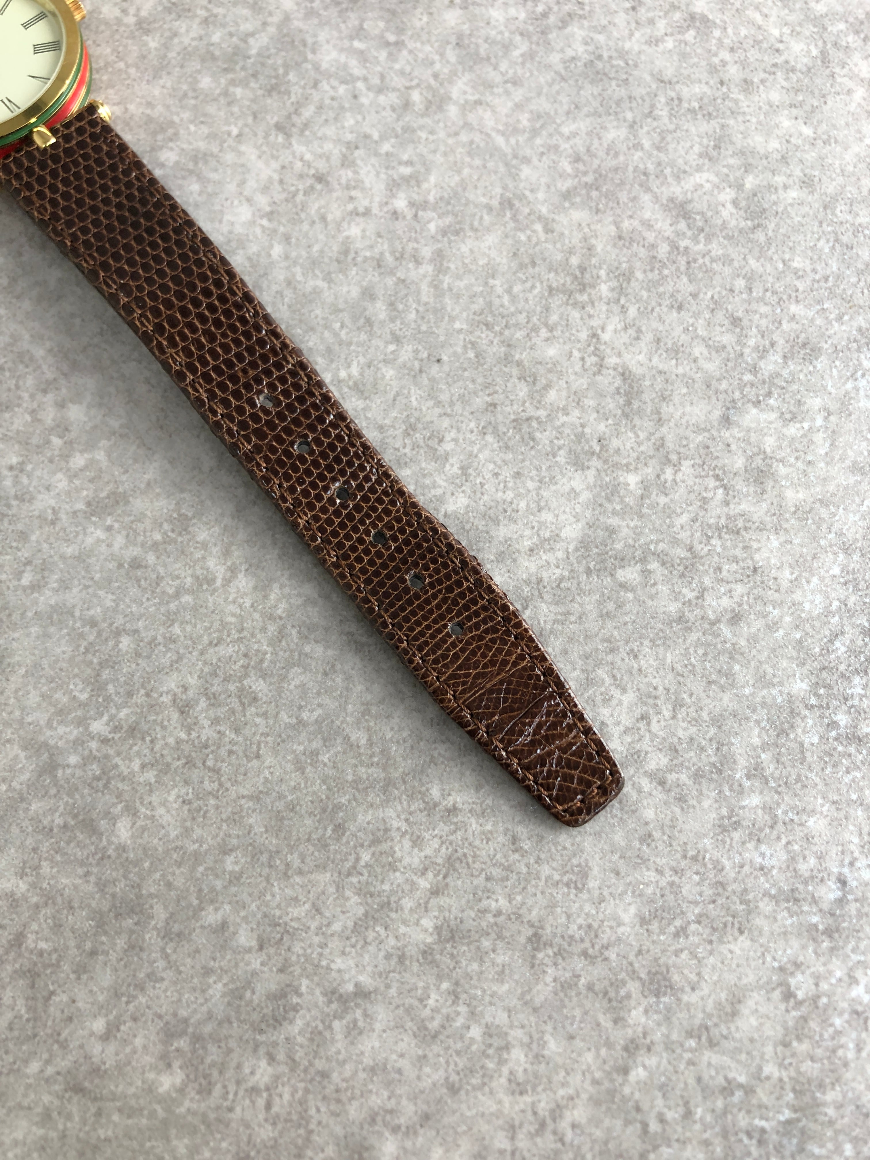 GUCCI グッチ 腕時計 ブラウン ゴールド シェリーライン ラウンド