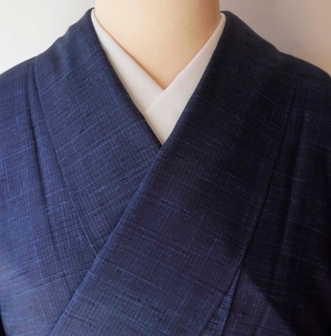 袷】青藍地 刺繍柄 附け下げ紬 | 大山キモノ・ちぇらうなぼるた