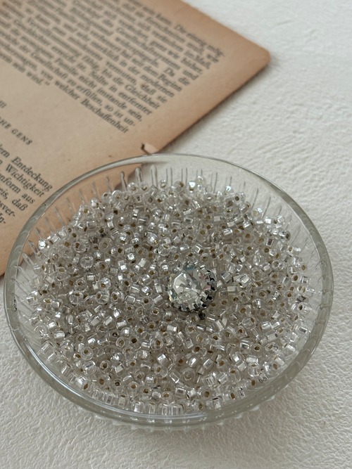 フランス Vintageビーズ 25g・ボタンセット ヴィンテージビーズ クリア ストーン メタルボタン アクセサリーパーツ 撮影小物 インテリア小物 コレクション