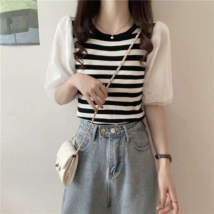 トップス レディース 送料無料 2色 Tシャツ カットソー ショート ショート丈 半袖 ラウンドネック かわいい 大人可愛い きれいめ シンプル カジュアル フェミニン おしゃれ お洒落 綺麗 おとな ナチュラル こなれ感 ラブリー キュート ガーリー レトロ ロマンチック 抜け感 主役級 存在感 無地 ボーダー ストライプ S M L ブラック 黒 夏 10代 20代 30代 40代 韓国 韓国系 着回し 普段使い 体型カバー ファッション トレンド 流行 インスタ映え