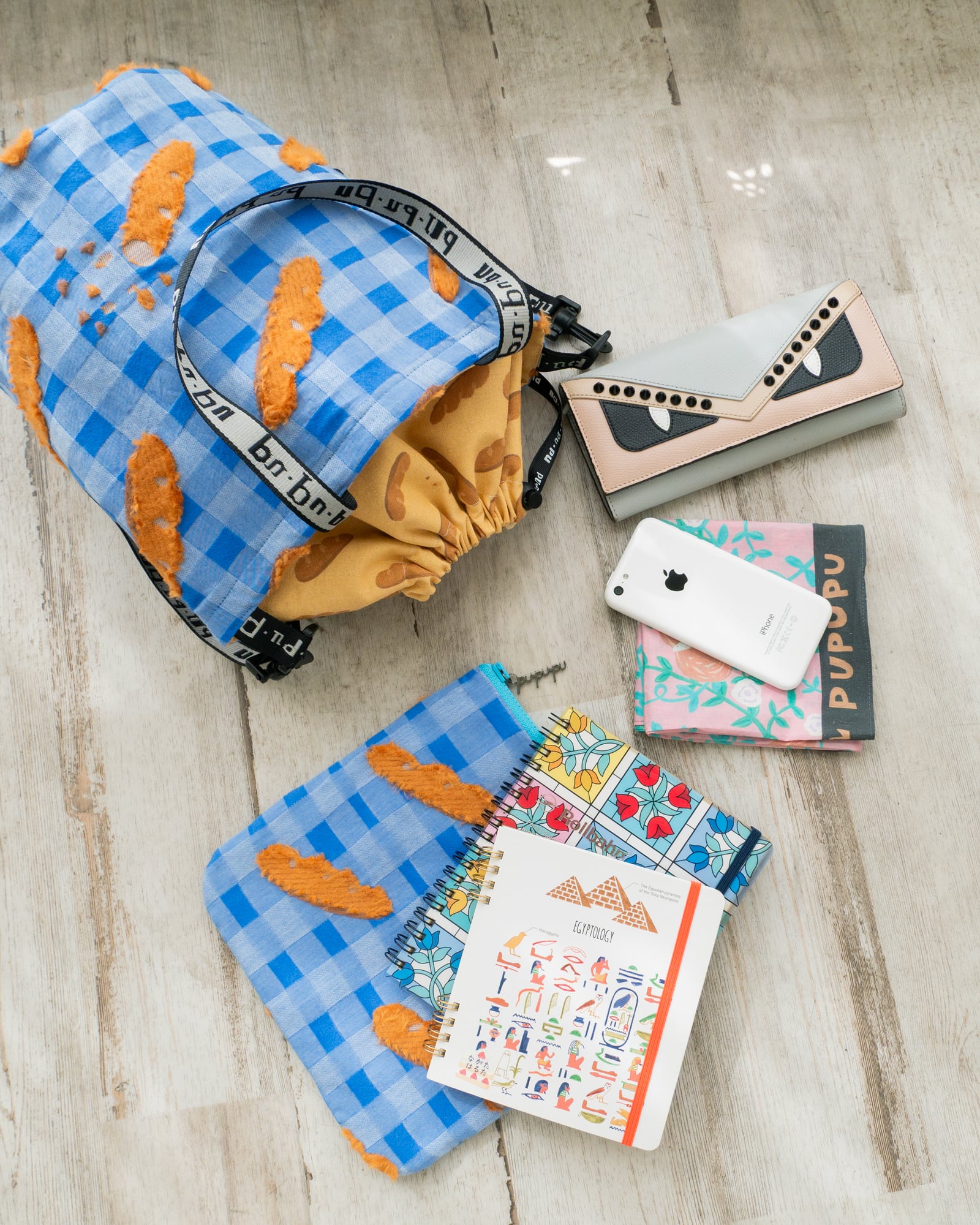 フランスパンのバケツ型トートバッグ