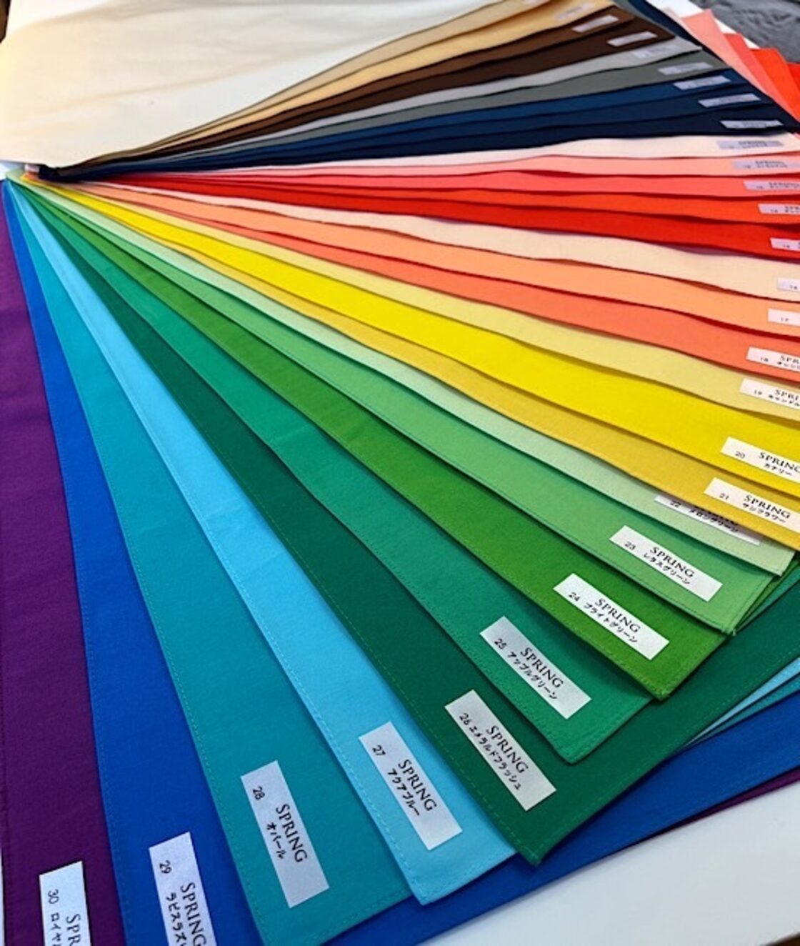 120色ドレープ・4シーズン（春夏秋冬）各30色・縁刺繍仕上げ  