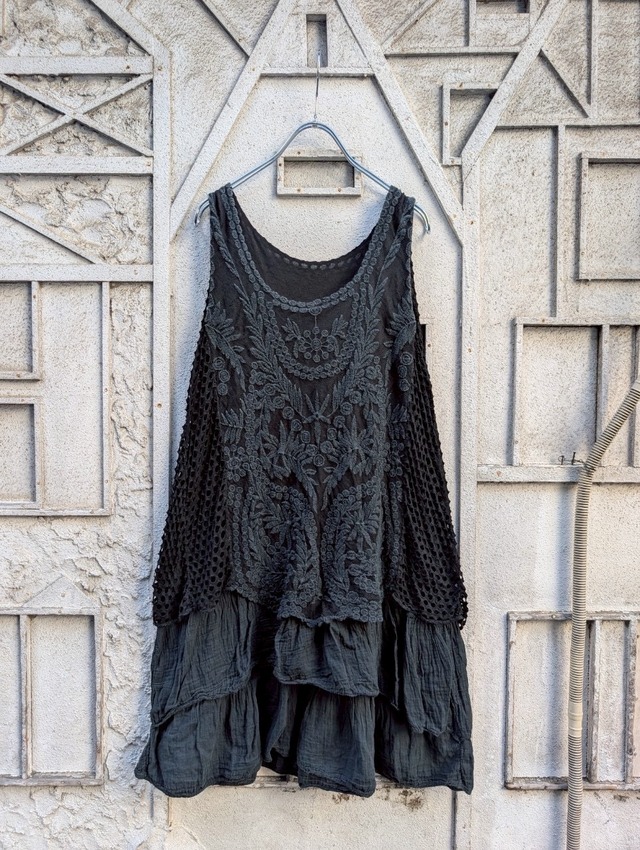 "FAIRY GRUNGE" botanical embroidered tiered sleeveless dress