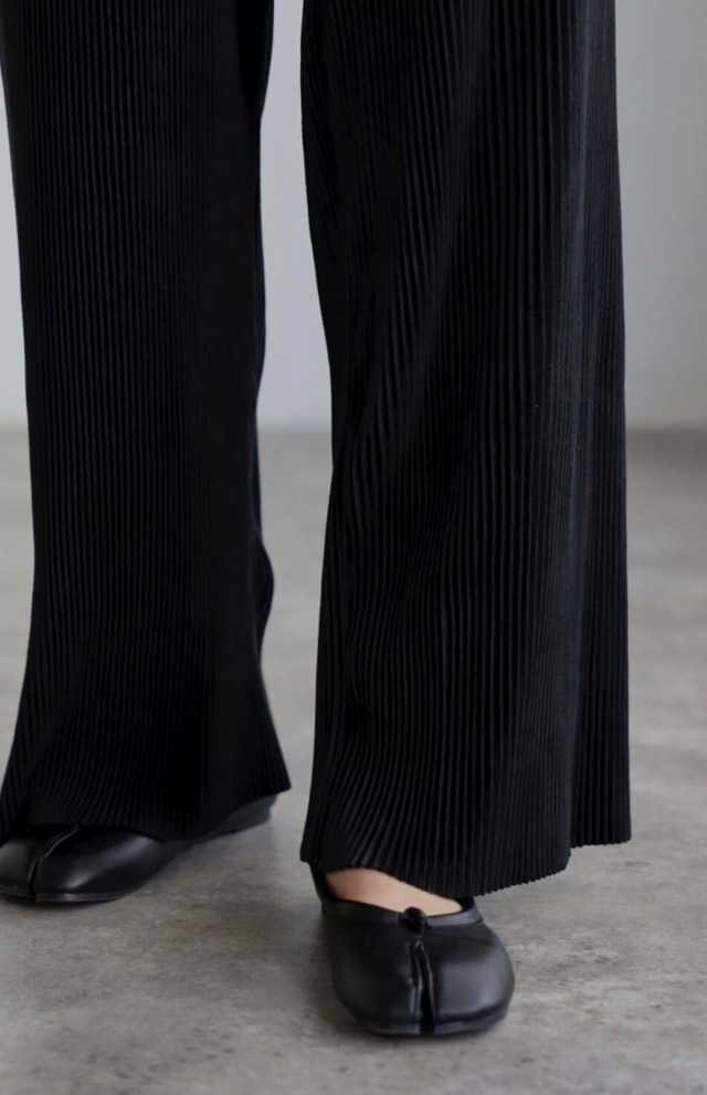 ドロストプリーツパンツ