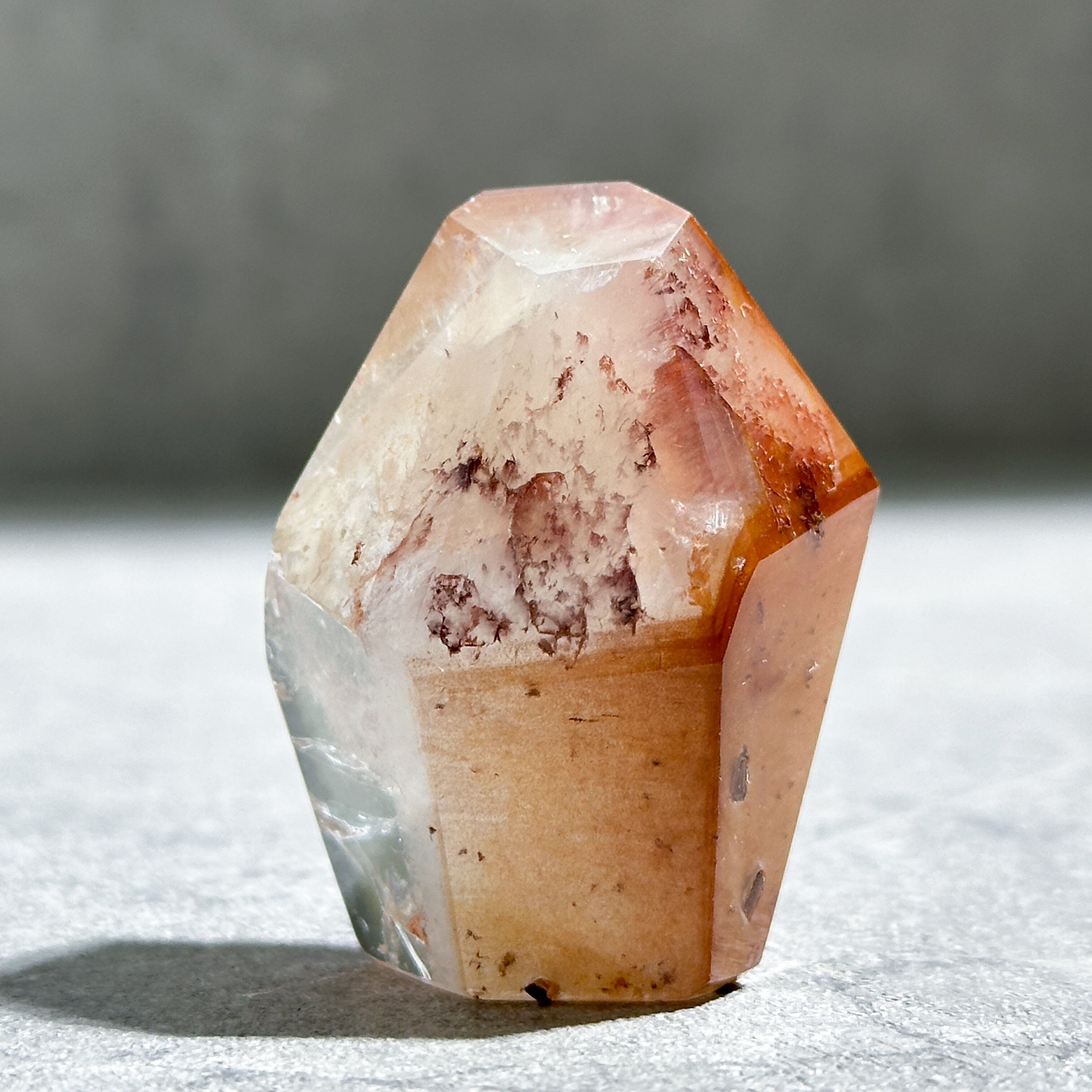 ゴイアス州クリスタリーナ産ドリームコートレムリアン フリーフォーム