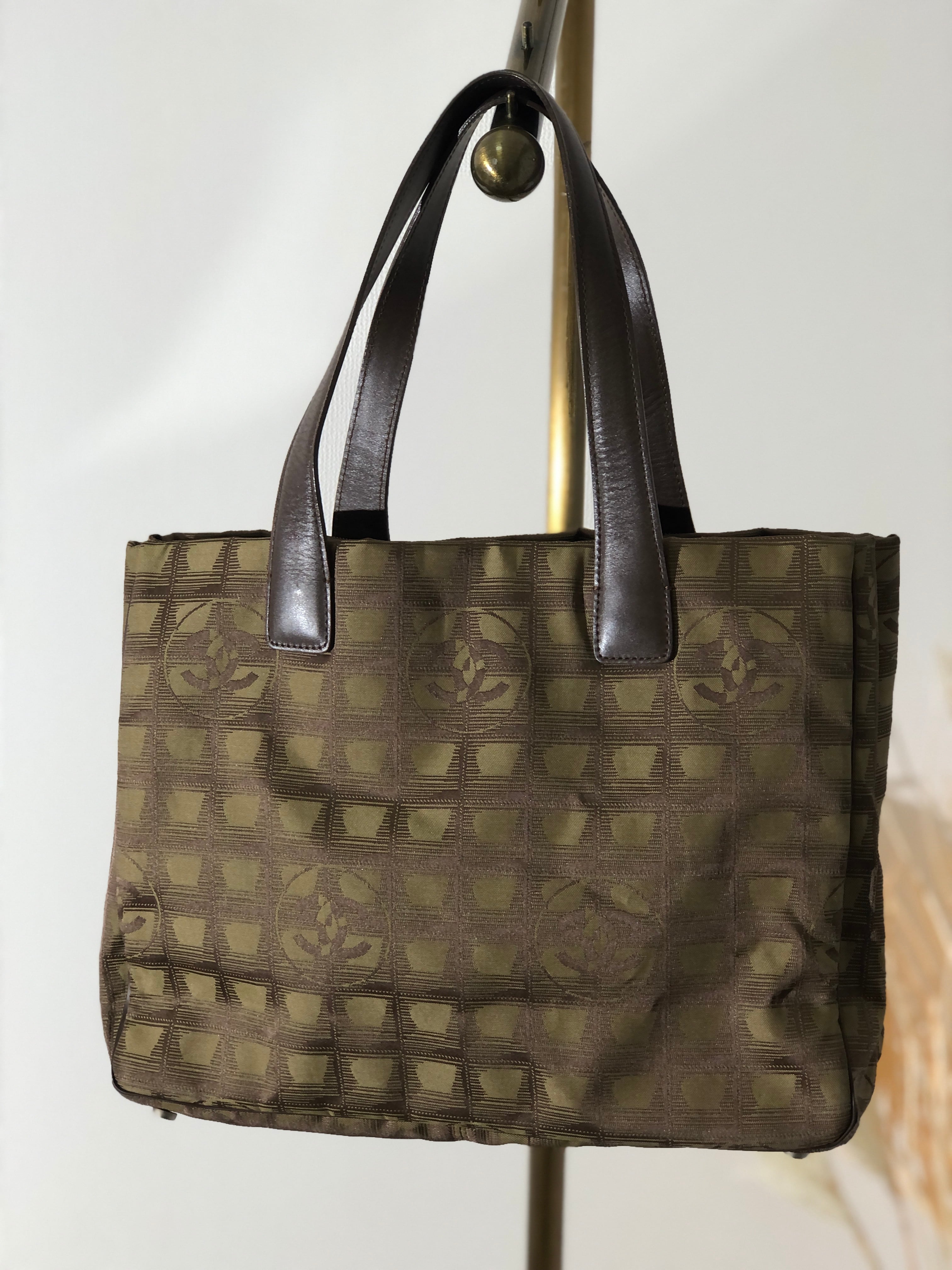 chanel black cerf tote