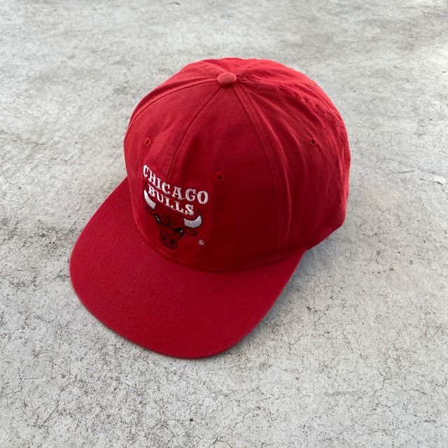 90’s CHICAGO BULLS OFFICIAL NBA CAP - RED