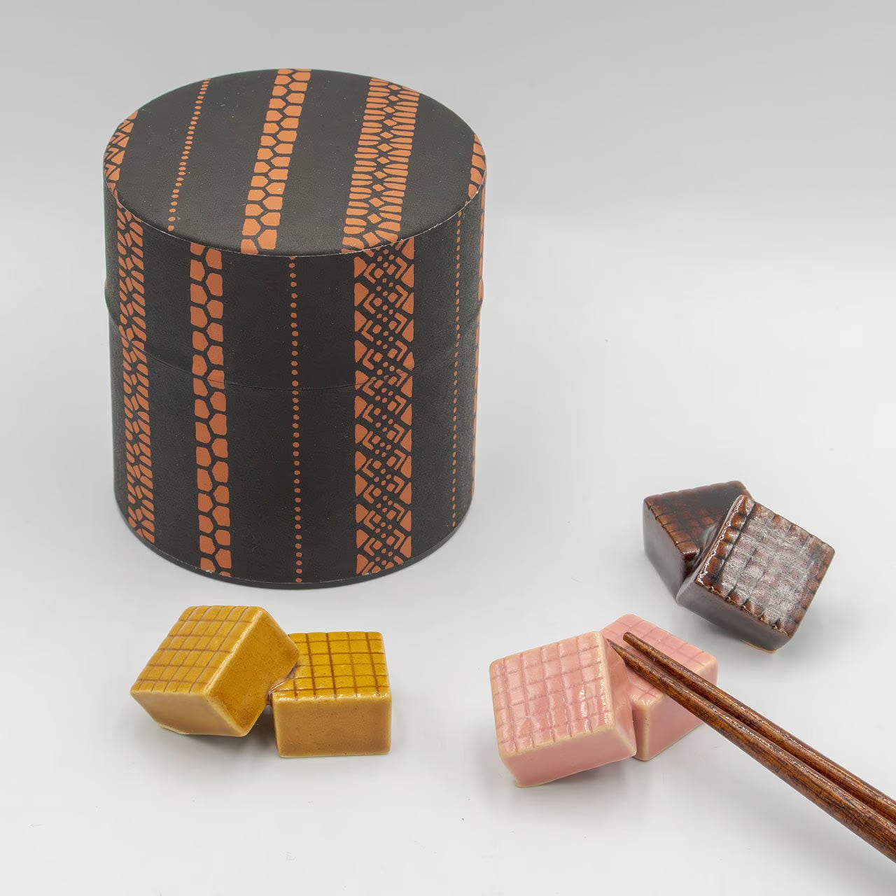 箸置き キャラメル 3点セット ブラウン缶 | tunaguオンライン