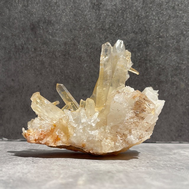 ナミビア産【クリアクォーツ（水晶）タビー】虹あり｜鉱物 天然石 パワーストーン