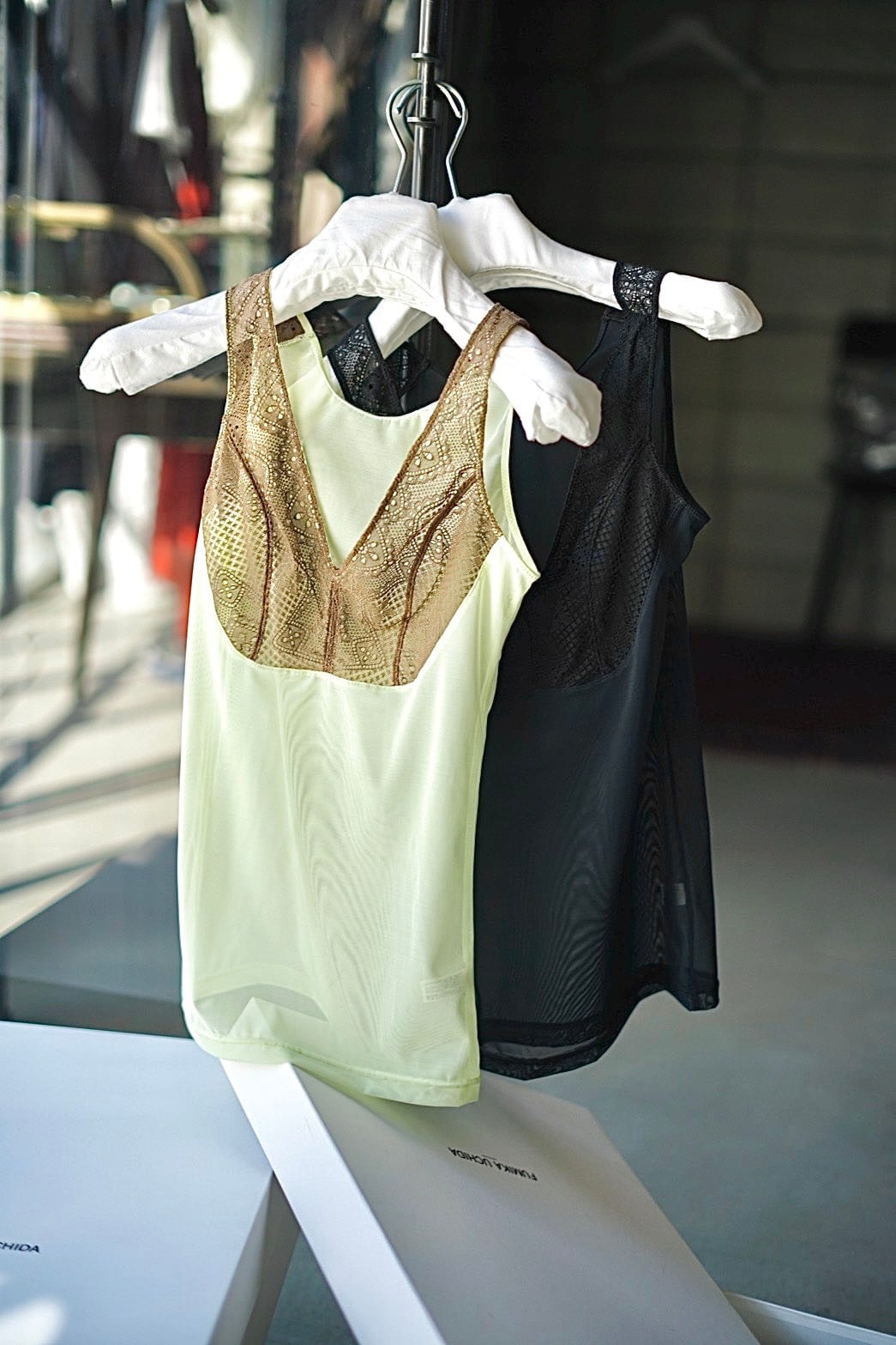 OVERNEATH | JUQUI Online