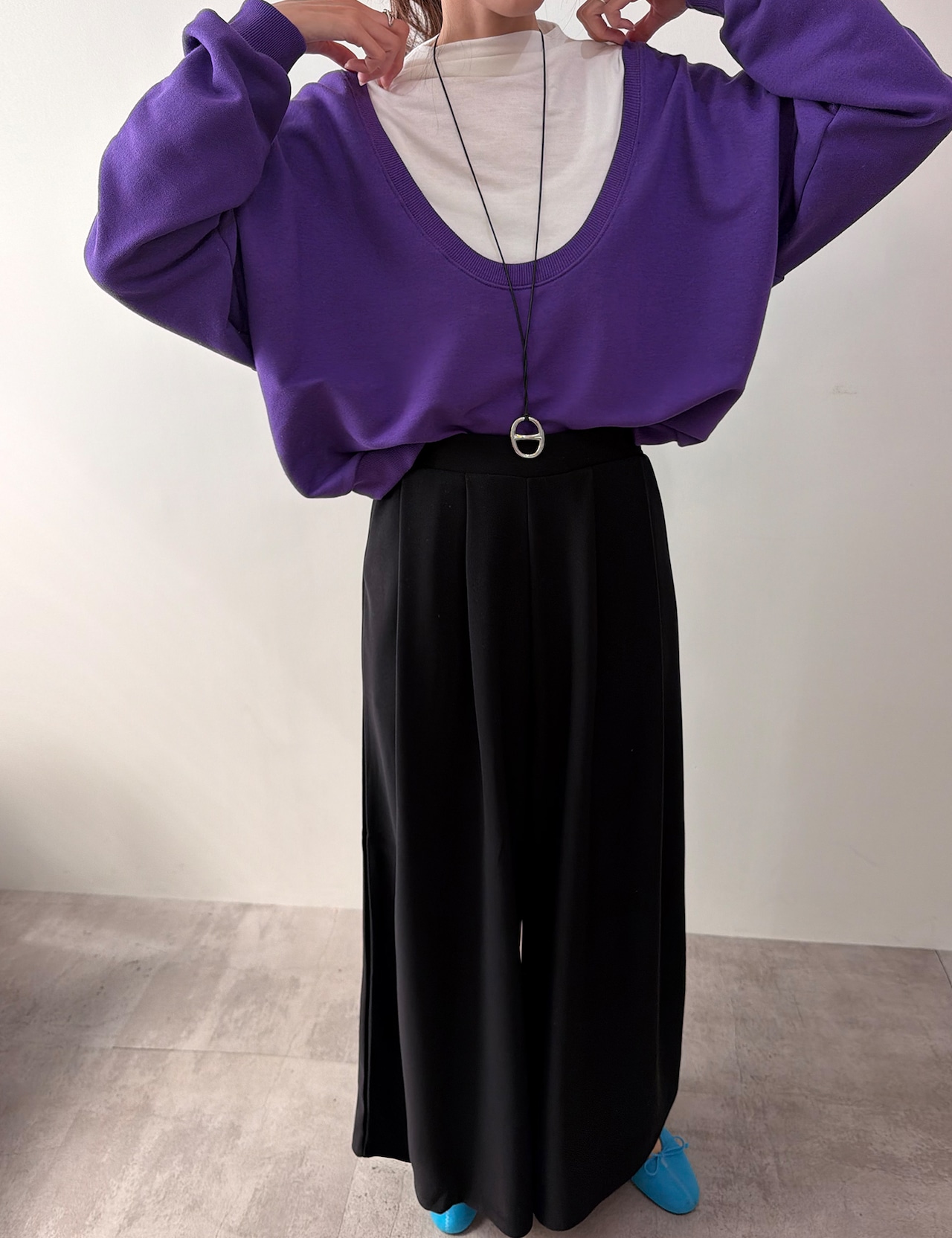 【新作5%OFF・3日間】Deep U-neck Sweat_3colors