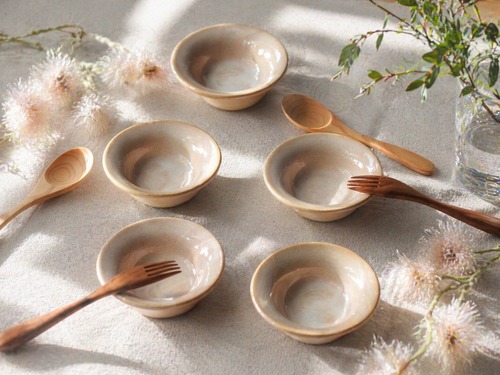 【桜もも色の豆皿】食卓に咲く小さな花の器｜小鉢・箸置き・醤油皿｜手のひらサイズの陶器