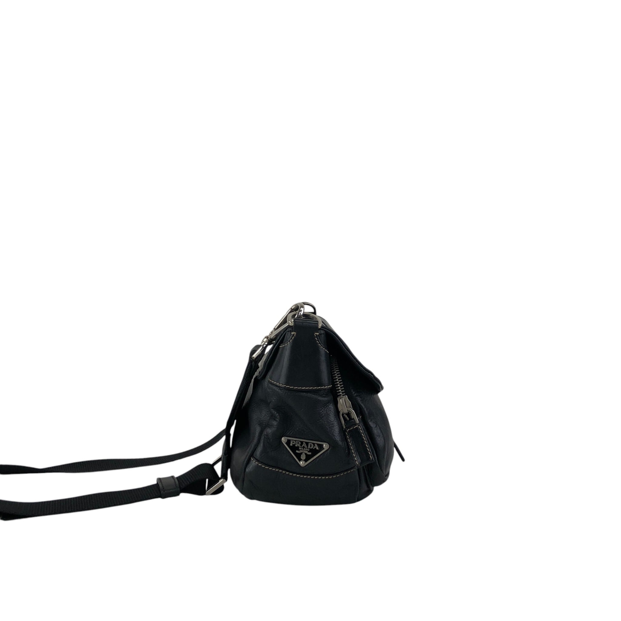 PRADA プラダ ショルダーバッグ ブラック トライアングルロゴ フロント