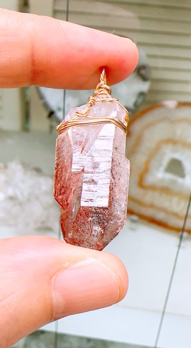 美品✨ヘマタイトinクォーツ原石ペンダントトップ