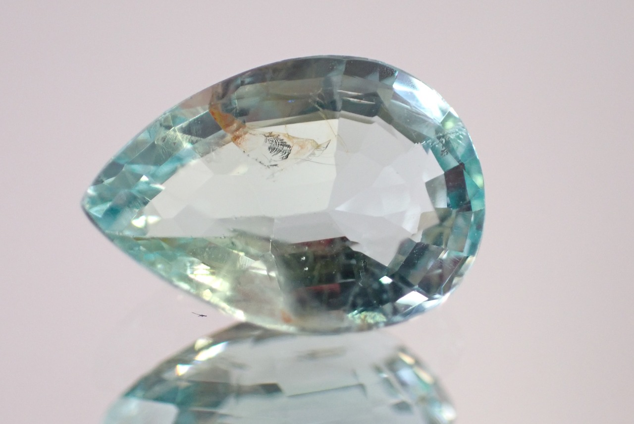 グリーンアクアマリン　2.3ct　[C12-1016]