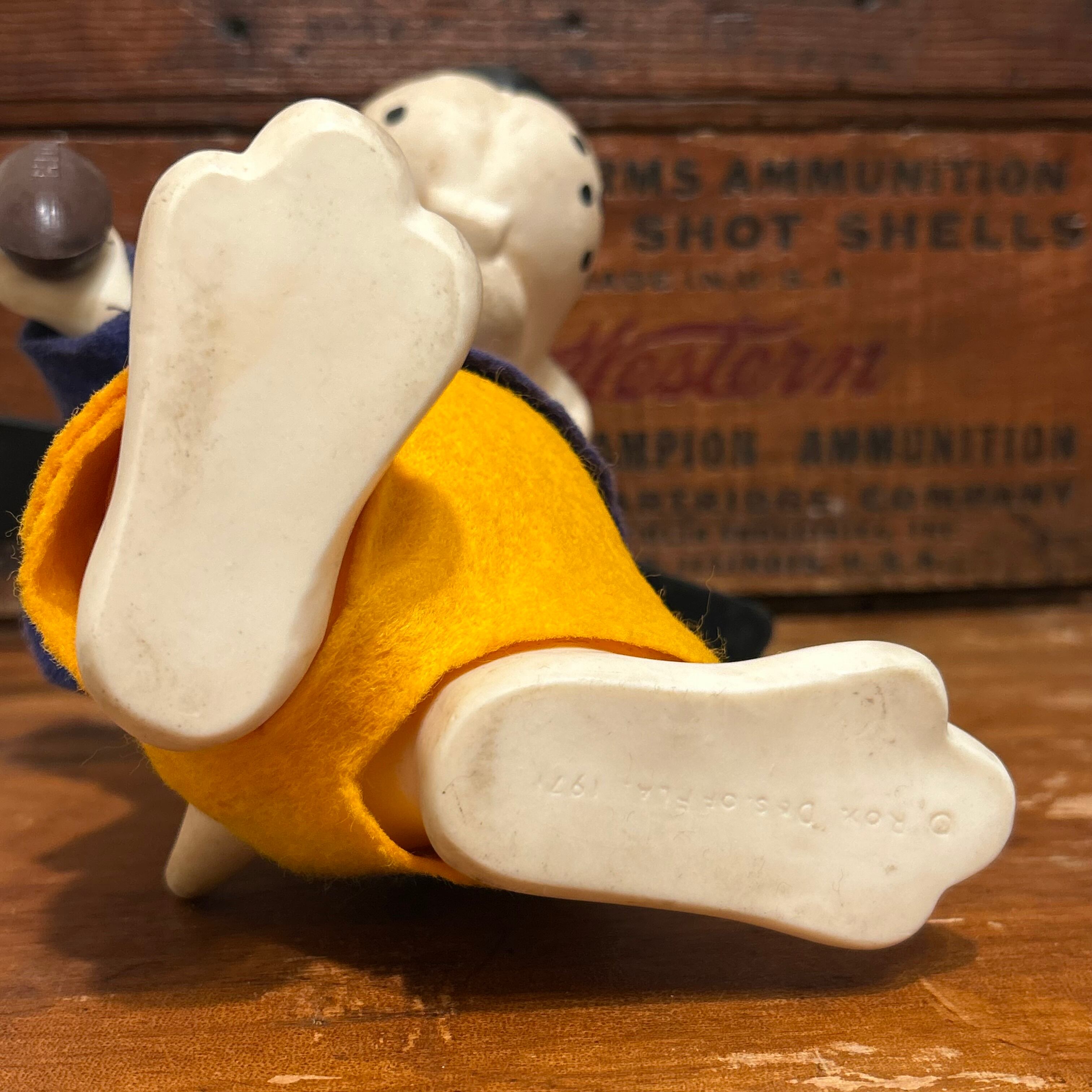 ロイデスドッグ・ノベルティバンク フットボール ドッグ ソフビ 貯金箱