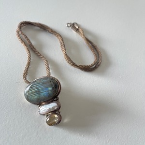 Vintage three stones necklace