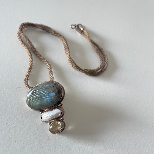 Vintage three stones necklace