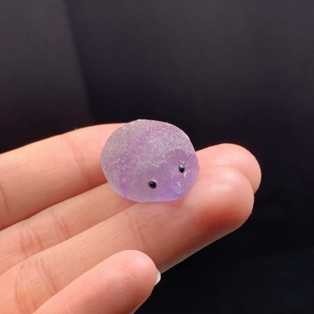 1.フローライトハリネズミが住み着いている水晶クラスター