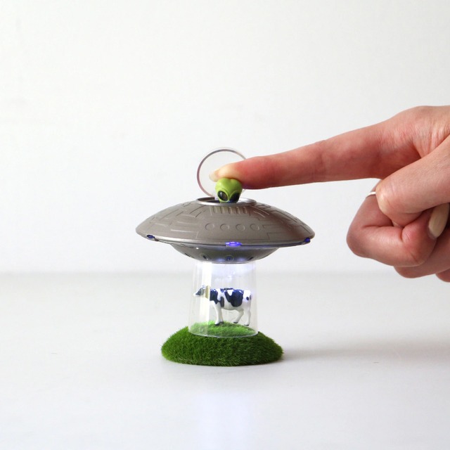 Toy & Book "UFO Cow Abduction"