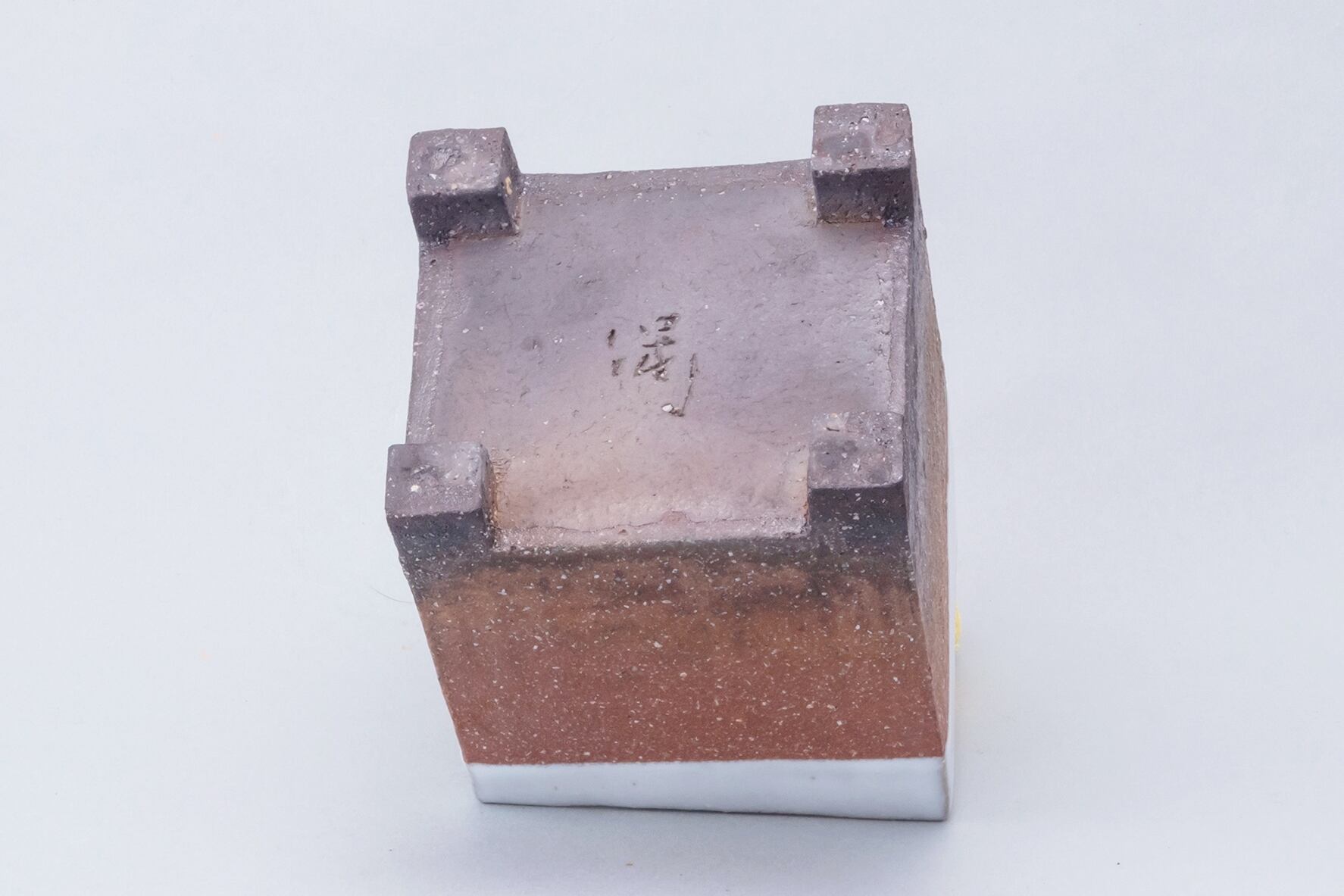 飛獅子香炉「白」 | 萩焼販売 萩焼窯元保男窯オンラインショップ