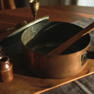 銅 片手鍋 蓋付き ヴィンテージ｜キッチンに深みを与える一生モノのレトロな道具