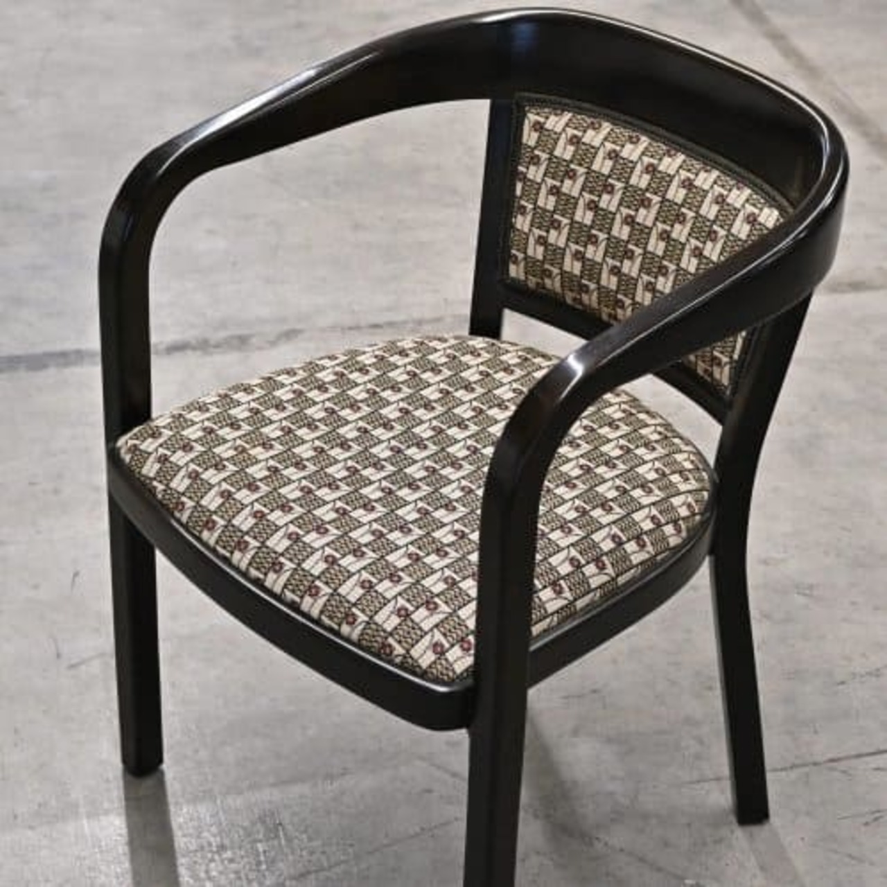 モダン アールデコ様式 アームチェア ブラック スリムチェア ダイニングチェア リビング ナチュラルテイスト 洋風 クラシカル コントラスト【中古家具/中古インテリア/USED家具ユーズド家具/リサイクル】