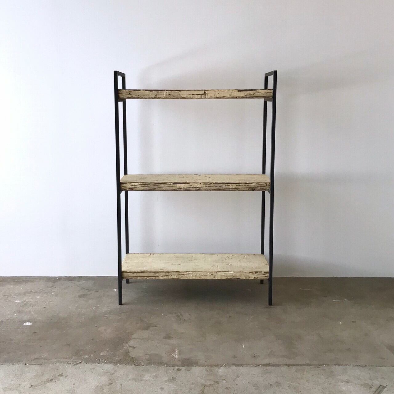 古材の棚　ディスプレイ棚　古家具