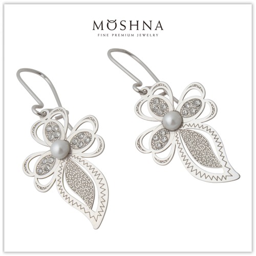 【MOSHNA：モシュナ】SILVER EARRING SPARKLING LEAVES