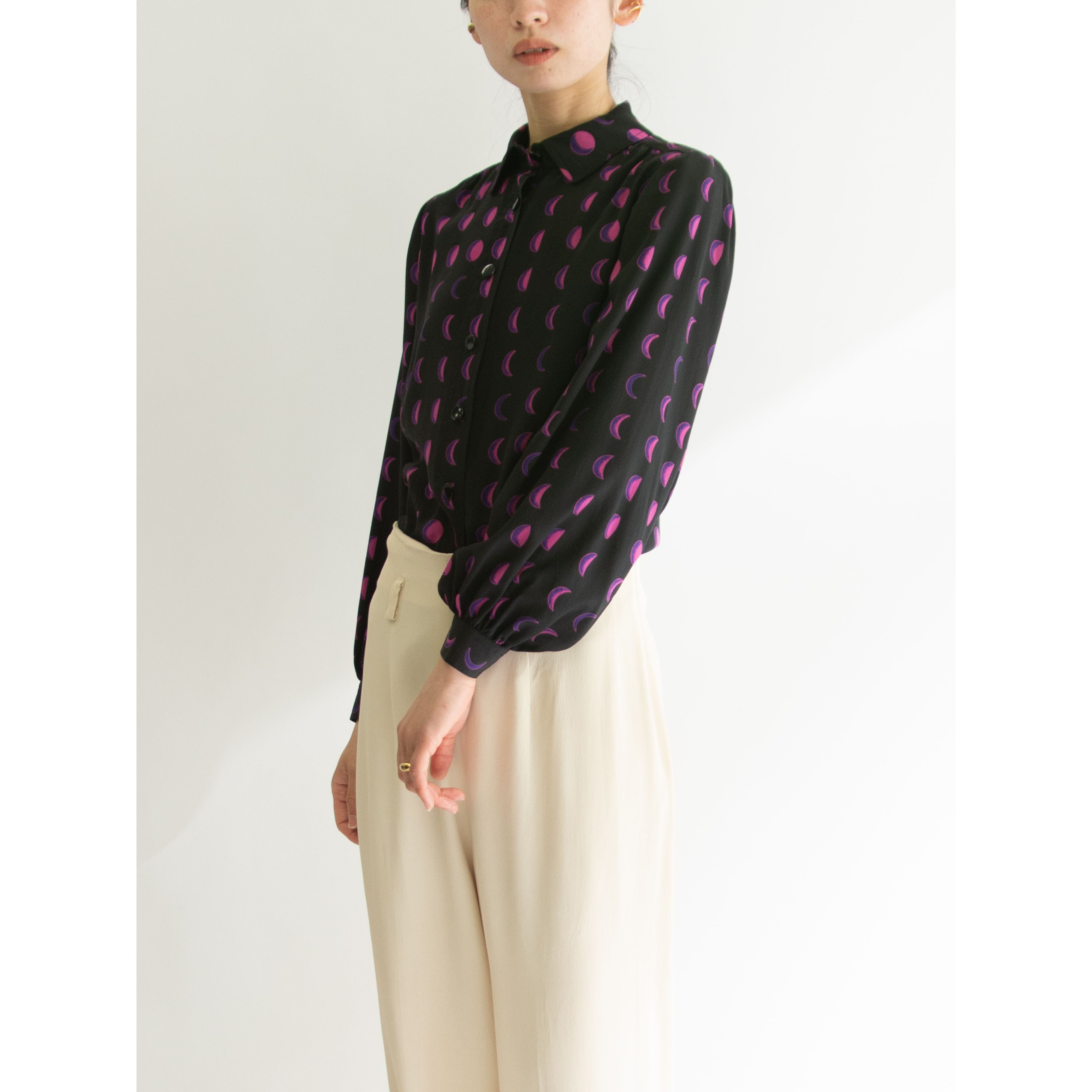 【ungaro parallele paris】100% Silk Moon Printed Blouse（ウンガロ）