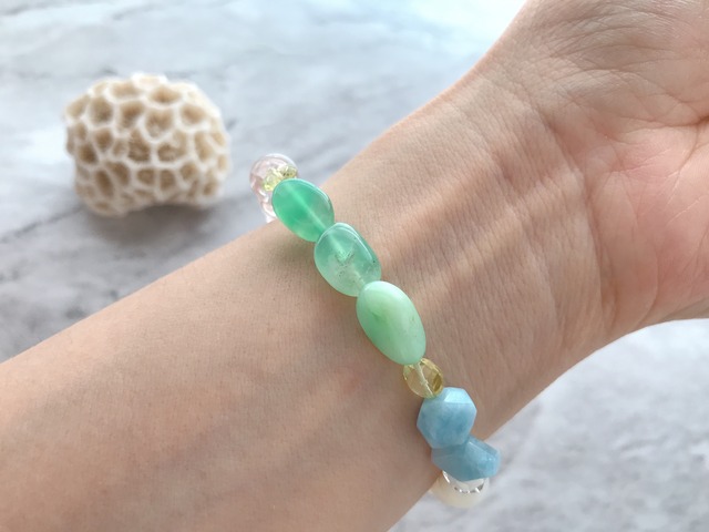 ムーンストーン × ピンクオパール × クリソプレーズ のブレスレット ✧ Moonstone × Pink Opal × Chrysoprase Bracelet
